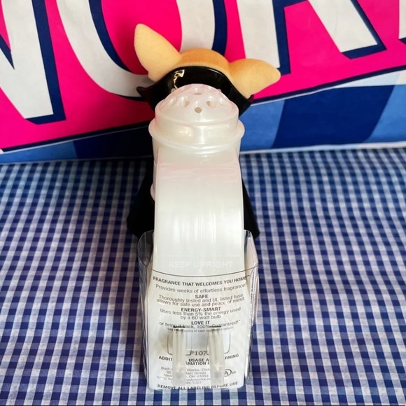 Wallflower Vampire Dog Nightlight - Picture 5 of 9